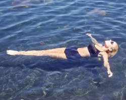 She is an excellent swimmer. 